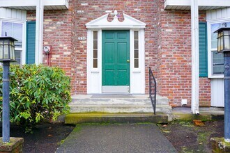 Building Photo - 2130 NE Clackamas St
