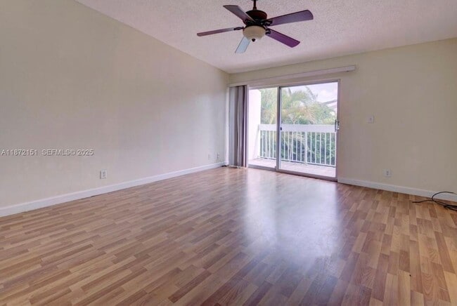 Foto del edificio - 4952 N Hemingway Cir