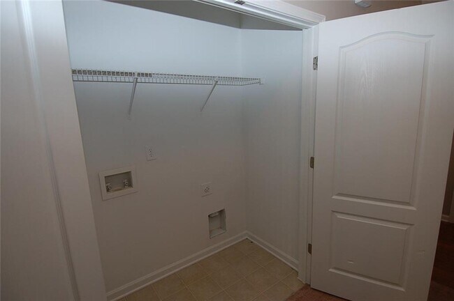 Foto del edificio - 6956 Rogers Point