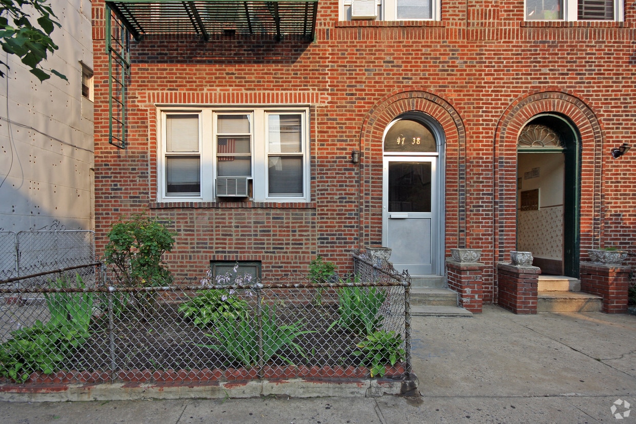 Building Photo - 4738 44th St