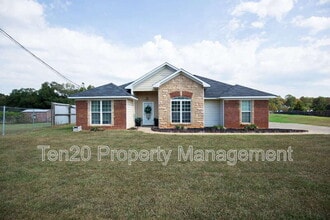 Building Photo - 10 Bon Acre Rd