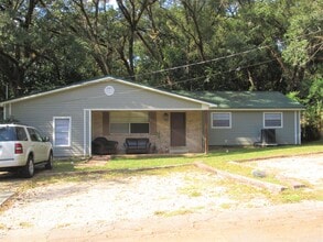 Building Photo - 208 N Lipona Rd