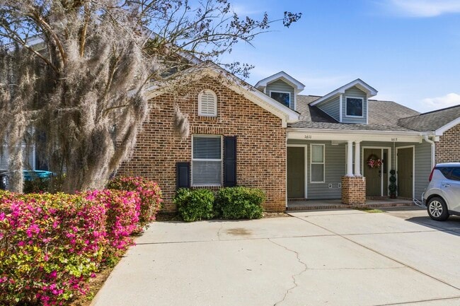 Building Photo - 1611 Quazar Rd