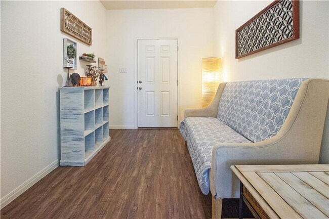 Foto del edificio - 336 Flower Smith Ln