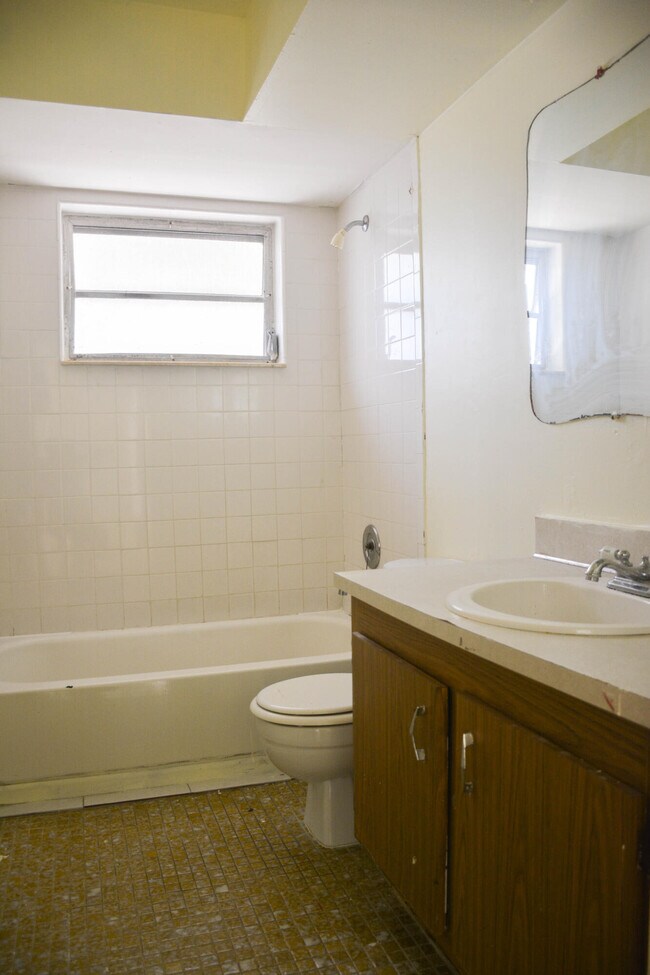 Foto del edificio - 1718 Juno Rd