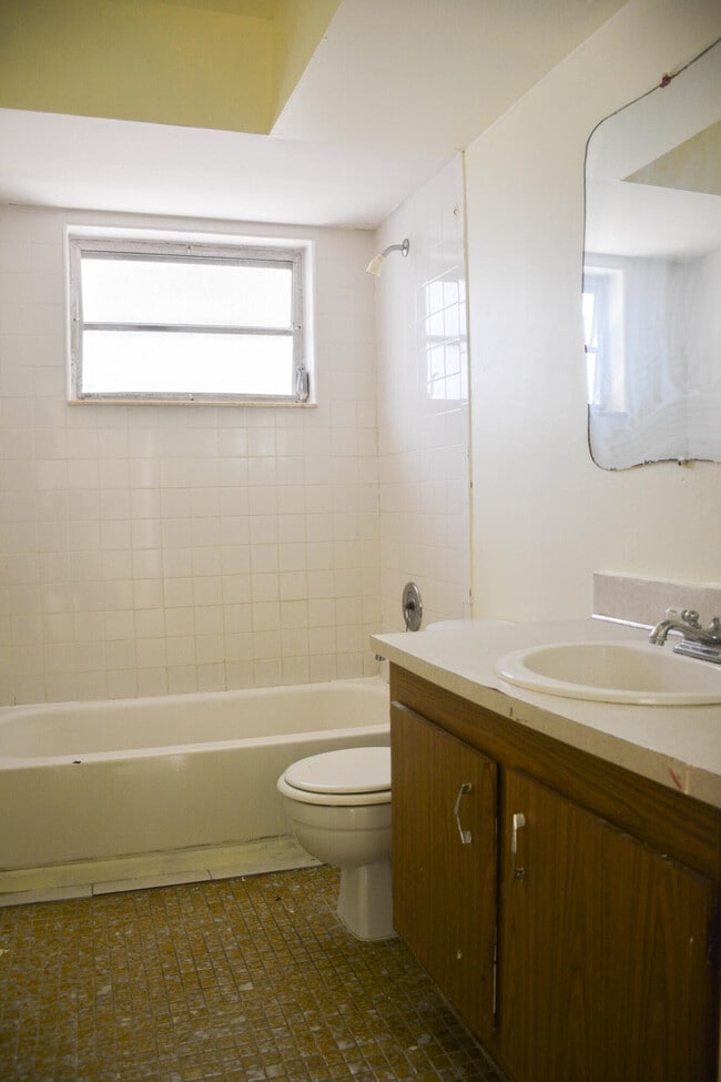 Building Photo - 1718 Juno Rd