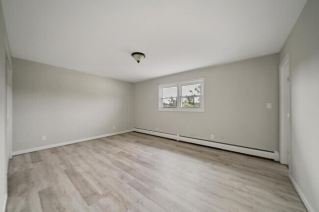 Building Photo - 69 Greycourt Rd