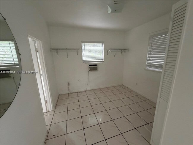 Building Photo - 2430 SW 25th Ter