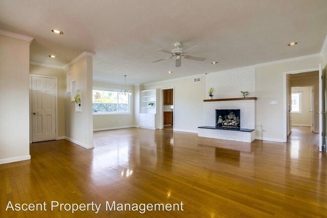 Building Photo - 4 br, 3 bath House - 4548 Point Loma Ave.