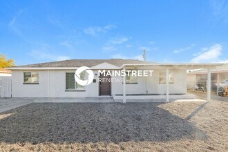 Building Photo - 5611 N 32nd Dr