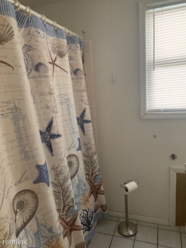 Foto del edificio - 7 br, 3 bath House - 39 porter ave