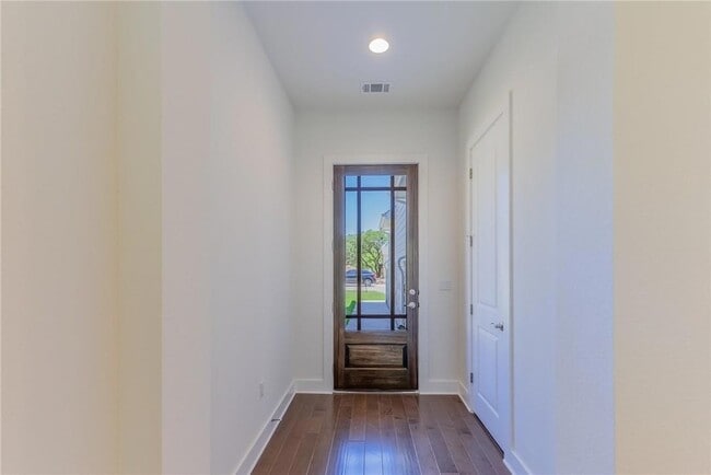 Building Photo - 1617 Woodwind Ln