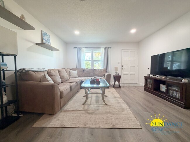 Building Photo - Updated 4 Bedroom Home in Fort Walton Beach-Cul-de-sac!