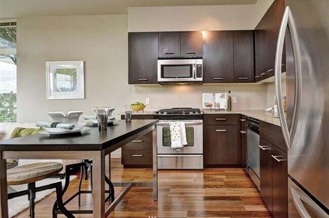 Foto del edificio - 2960 Eastlake Ave E