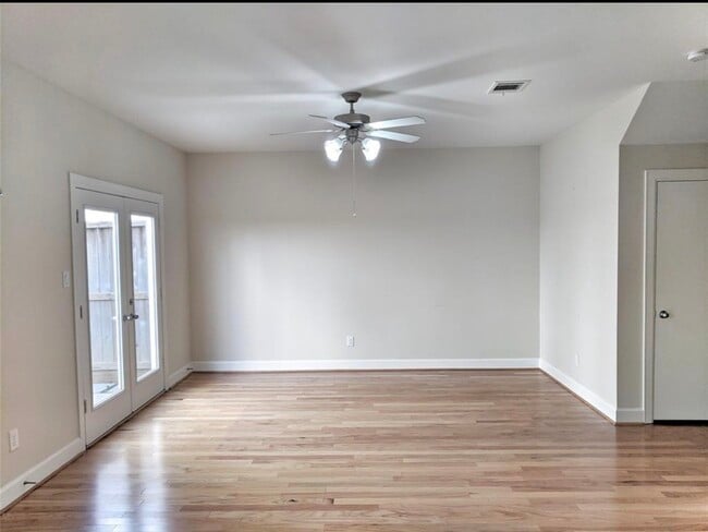 Building Photo - 3730 Main Poplar Dr