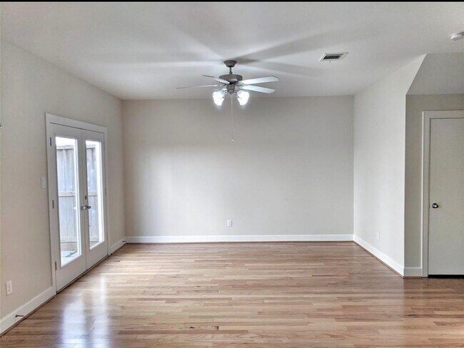 Foto del edificio - 3730 Main Poplar Dr