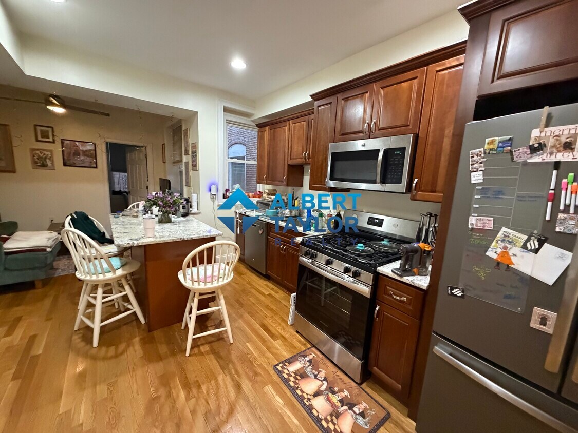 Foto principal - 1029 Tremont St