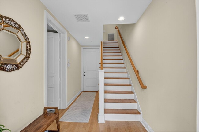 Building Photo - 1054 E Heritage Club Cir