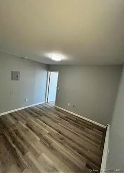 Foto principal - 503 E Main St