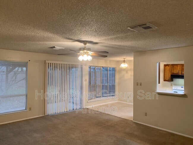 Foto del edificio - 5911 Hidden Boulder St