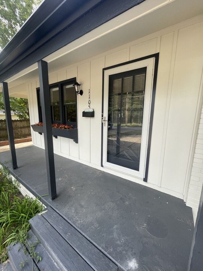 Building Photo - 3 Bd 2.5 Ba Ranch with carport