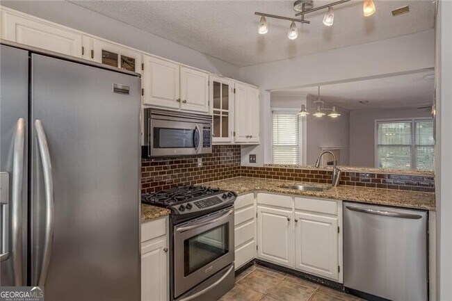 Building Photo - 501 Defoors Landing NW