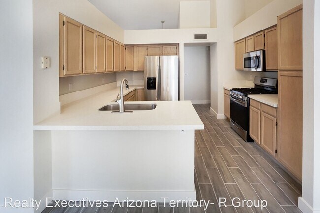 Building Photo - 3 br, 2 bath House - 10188 E. Kensington Dr.