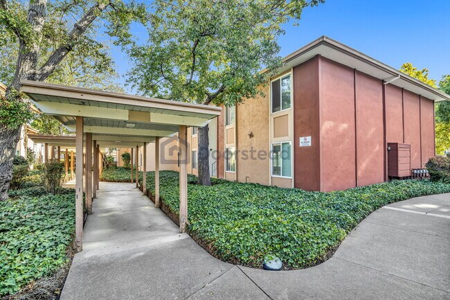 Building Photo - 2755 Country Dr