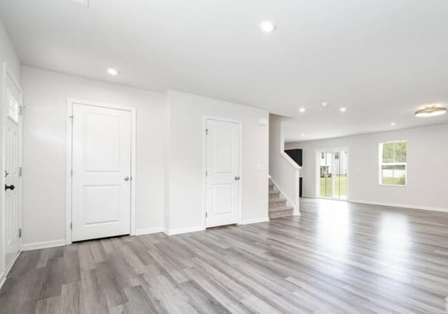 Building Photo - 1925 Pin Hook Rd