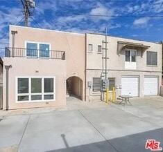 Building Photo - 435 1/2 W Elk Ave