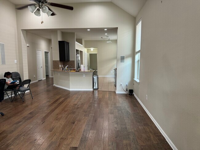 Building Photo - 10525 Sexton Dr
