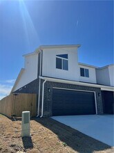 Building Photo - 1801 Lapis Ave