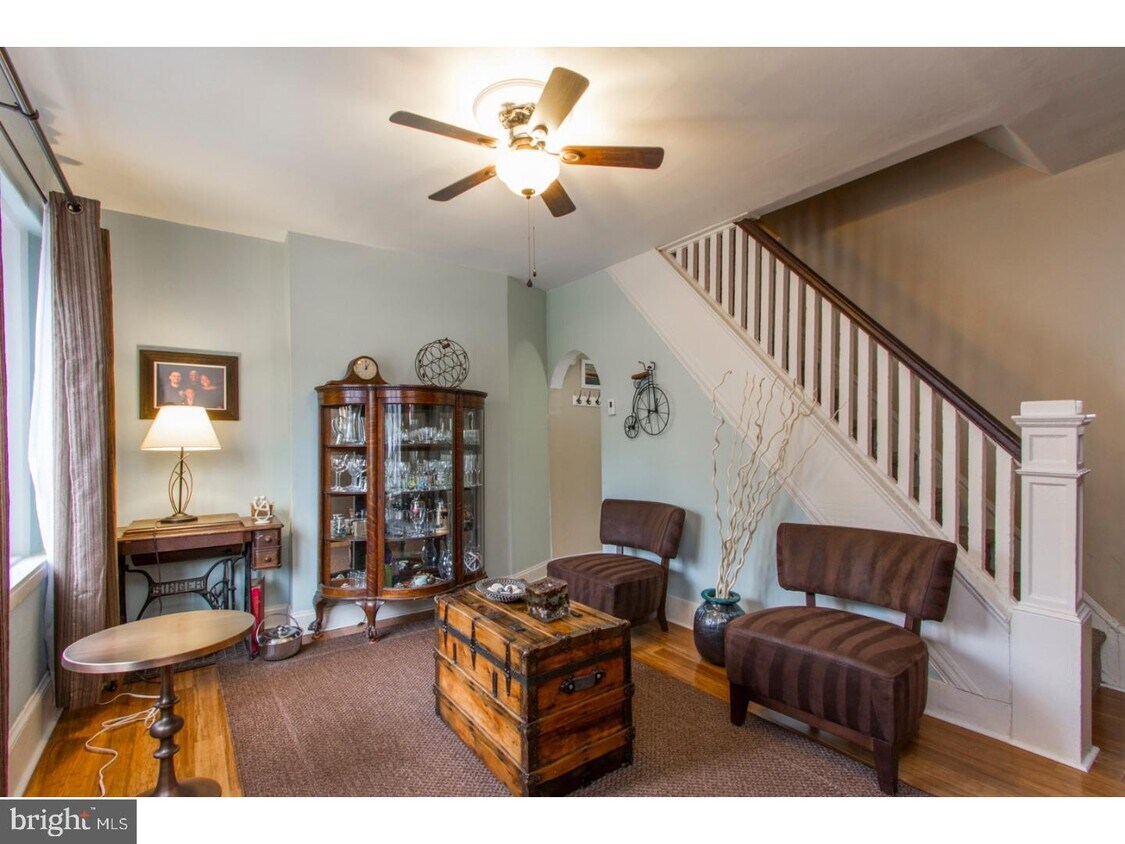 Foto principal - 317 W 4th Ave