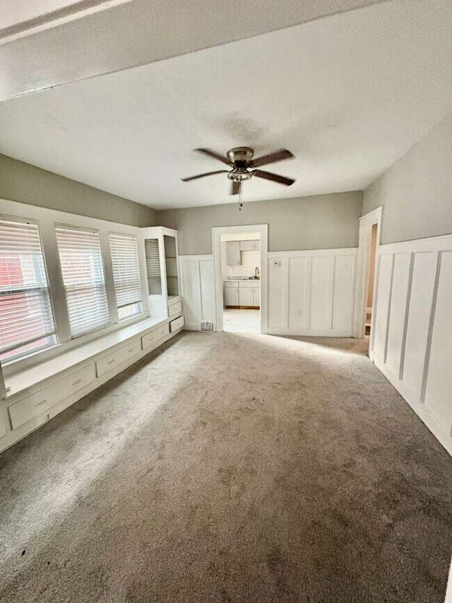 Foto del edificio - 690 E 99th St