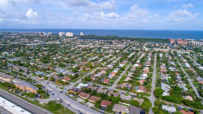 Foto del edificio - 3102 N Dixie Hwy