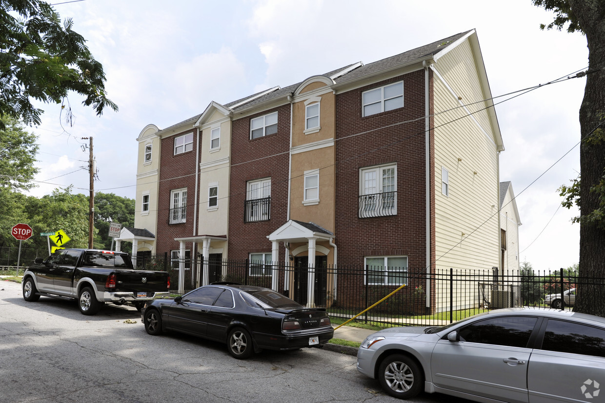 Primary Photo - The Park at Laurel Townhomes