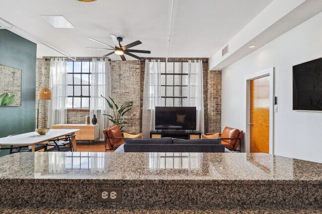 Foto del edificio - 527 St Joseph St