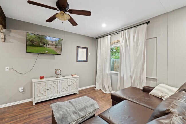 Foto del edificio - 16012 Stewart Rd