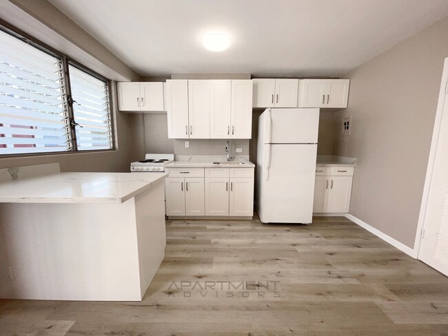 Foto del edificio - $500 1ST MONTH RENT SPECIAL | PARKING AVAI...