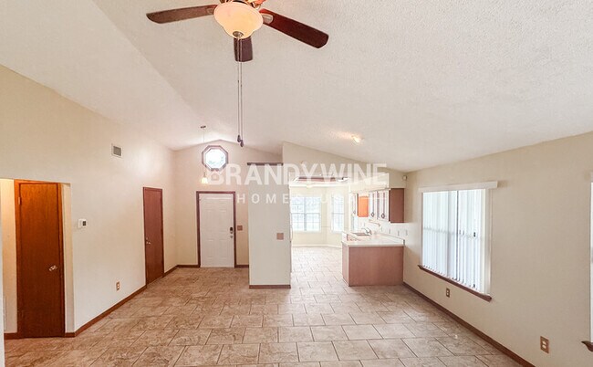 Foto del edificio - 7901 Collins Ridge Blvd