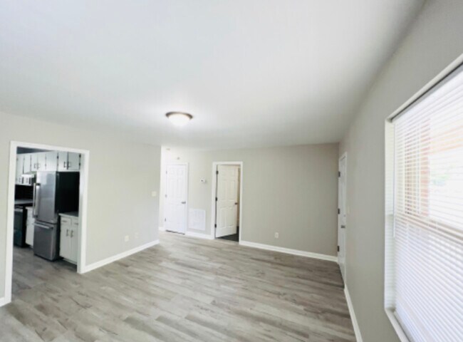Building Photo - 1143 Alexander St