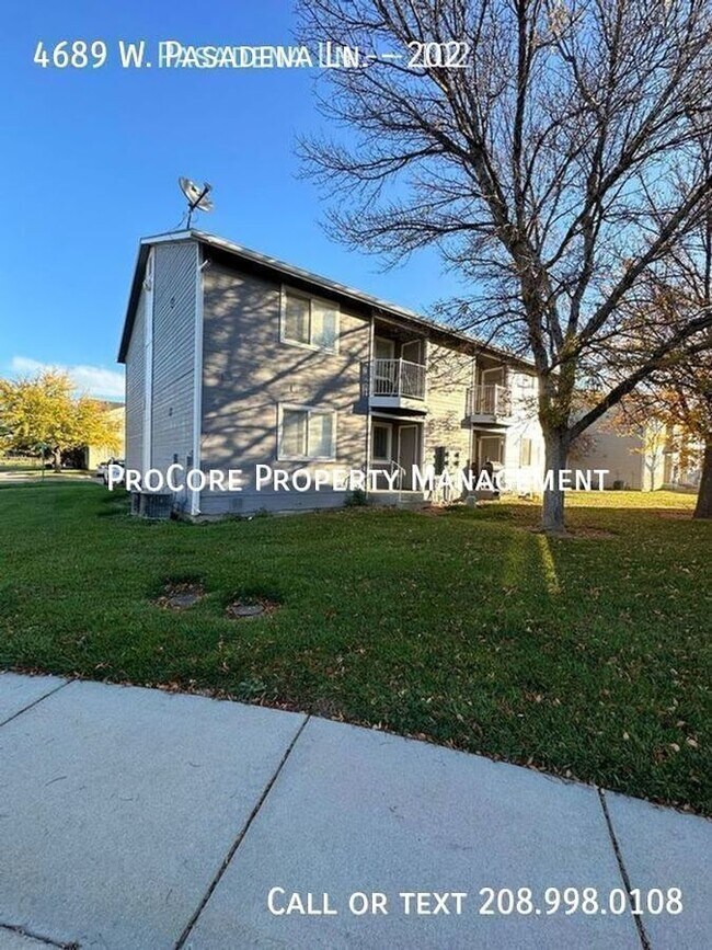 Building Photo - Spacious Upper Unit! 2 Bedrooms, 2 Baths i...