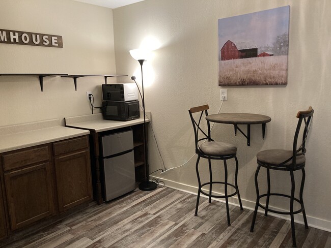 Kitchen - 722 Pecan Dr