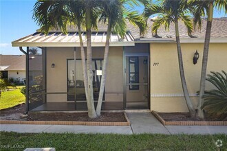 Building Photo - 1518 SW Courtyards Ln