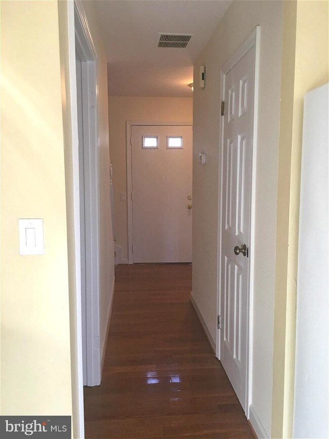Building Photo - 13043 Mill House Ct
