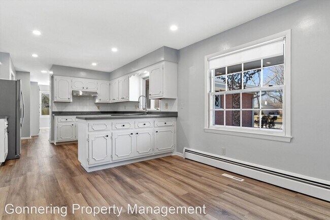 Building Photo - 3 br, 3.5 bath House - 5119 Darby Place