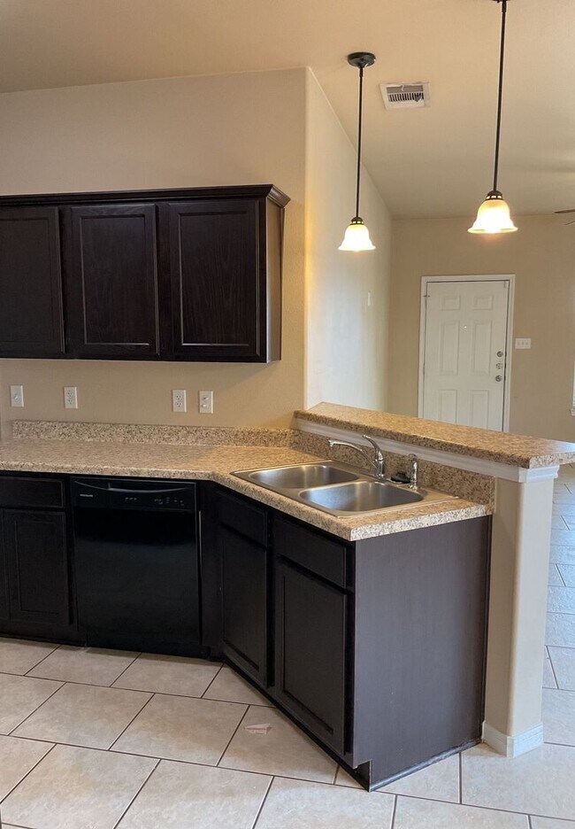 Foto del edificio - 4610 Cambridge Dr