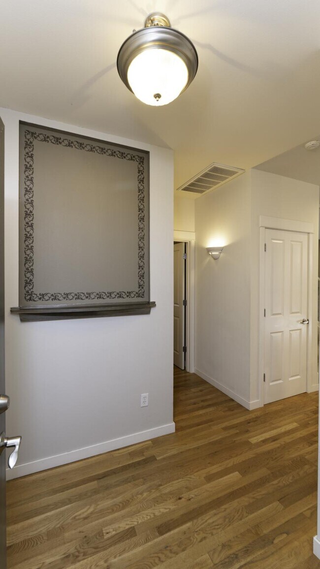 Foto del edificio - 3 bedroom in Kirkland WA 98033