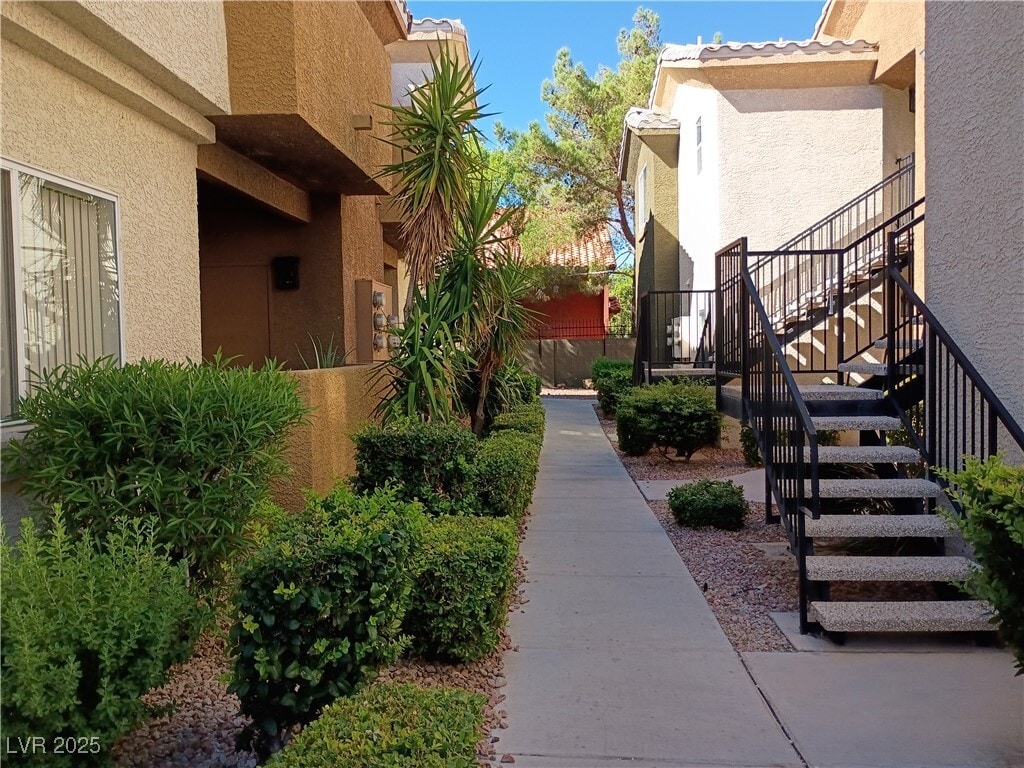 Foto principal - 8400 W Charleston Blvd
