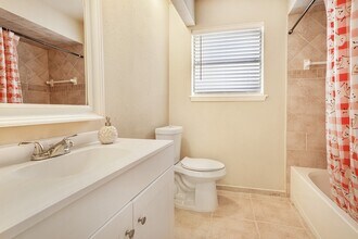 Building Photo - 3203 Silver Falls Dr